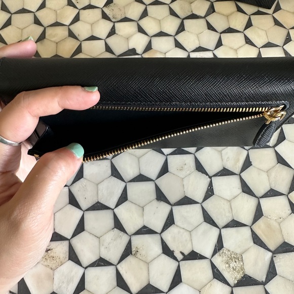 Large Prada Saffiano Wallet - Black - Picture 4 of 16